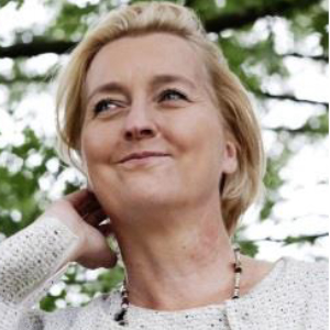 Dr Elizabeth Pollitzer Takkenburg