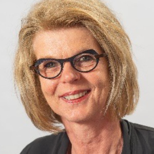 Dr Elizabeth Pollitzer Bruil Jeanet SM.zzbXMvxxwEmF