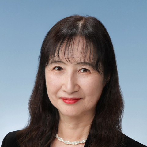 Dr Elizabeth Pollitzer Watanabe1